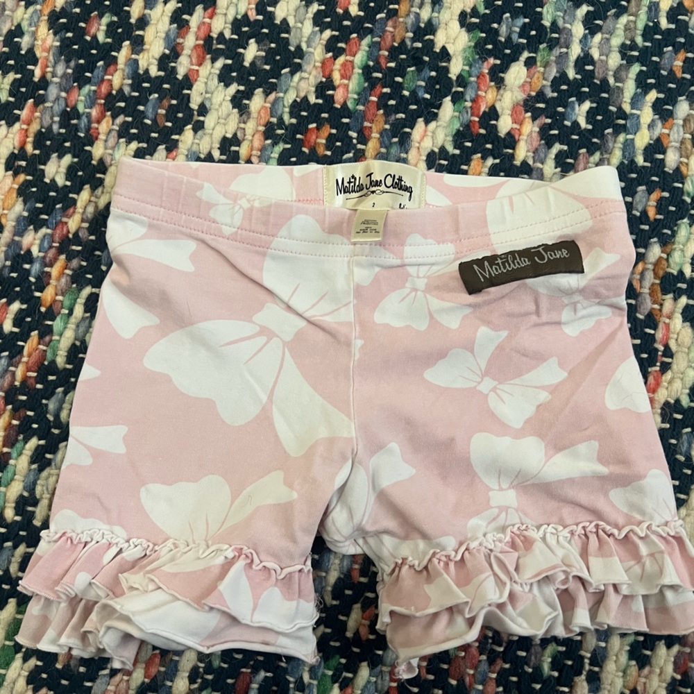 Matilda Jane size 2 ruffled shorts with bow print